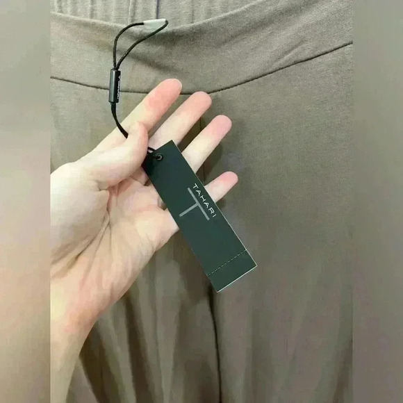 NWT Tahari flowy brown lightweight pants - Picture 3 of 6